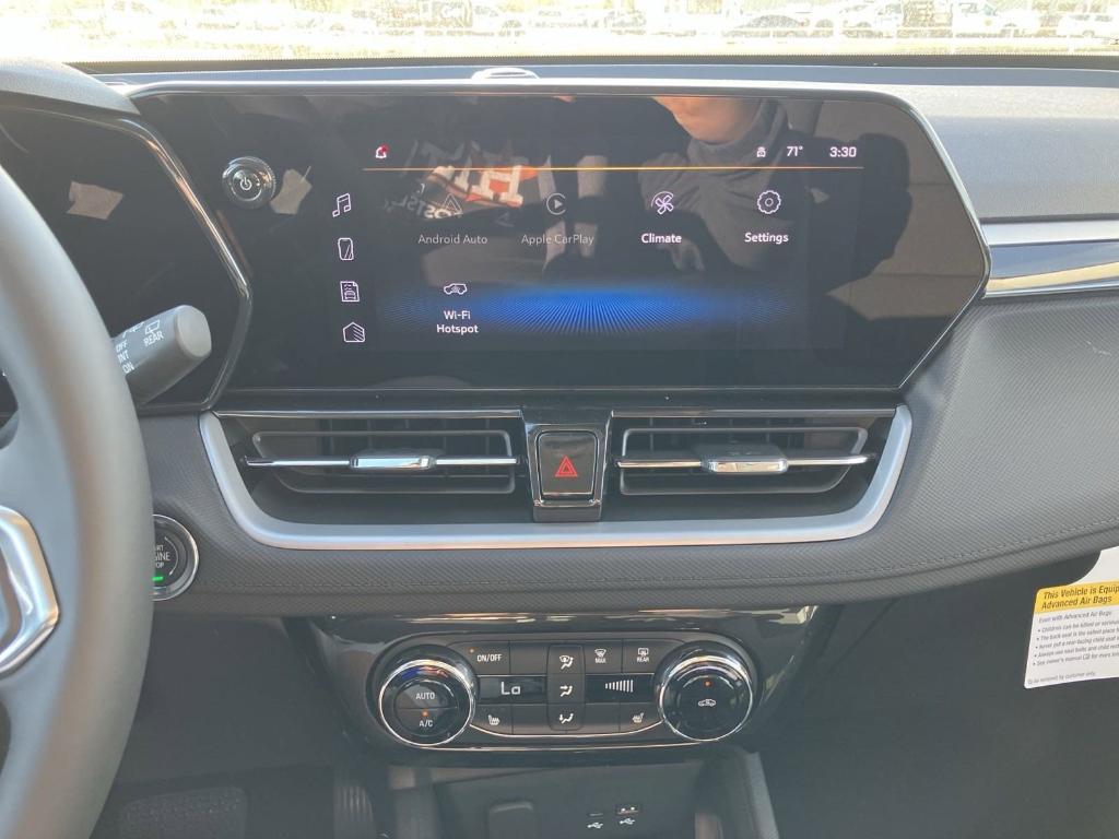 new 2025 Chevrolet TrailBlazer car, priced at $28,673