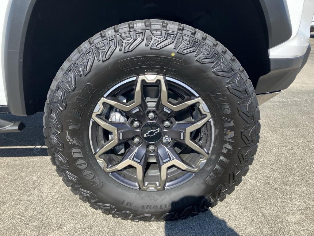 new 2024 Chevrolet Colorado car, priced at $50,431