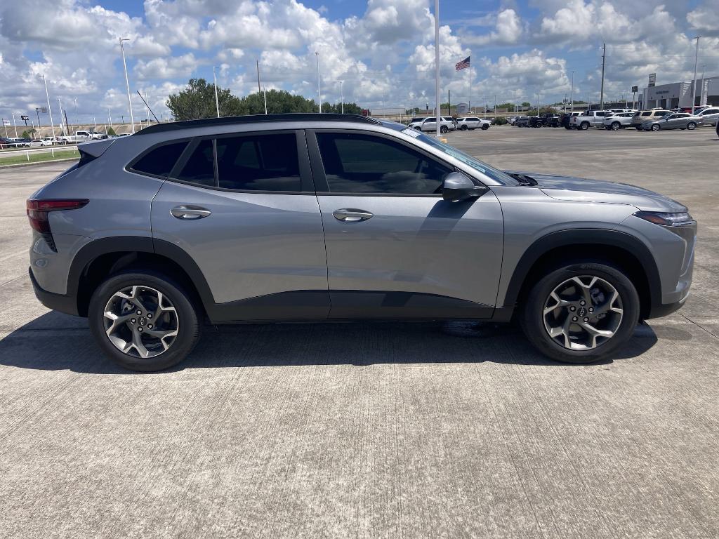 new 2025 Chevrolet Trax car, priced at $25,581