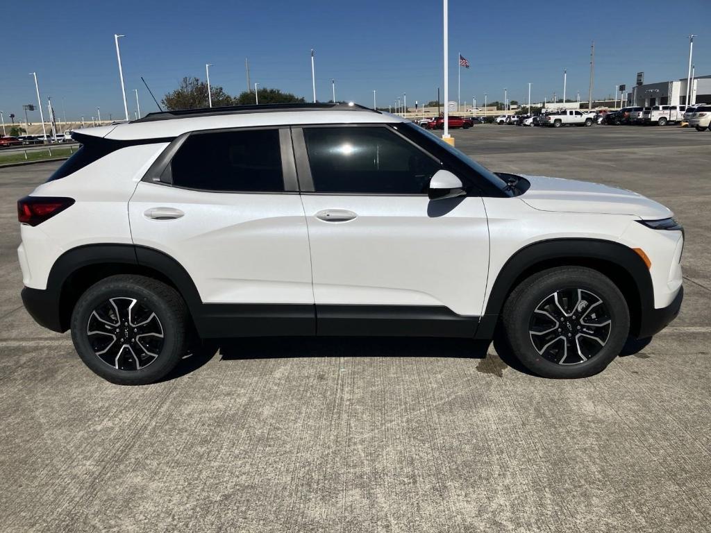 new 2025 Chevrolet TrailBlazer car, priced at $30,322