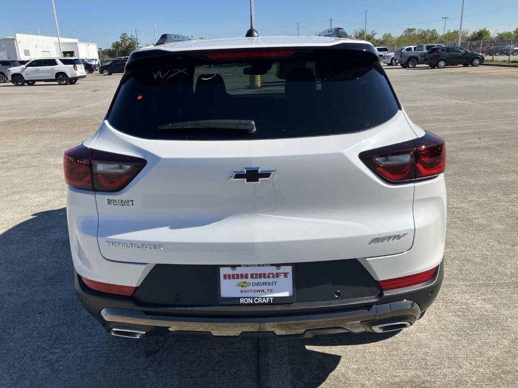 new 2025 Chevrolet TrailBlazer car, priced at $30,322