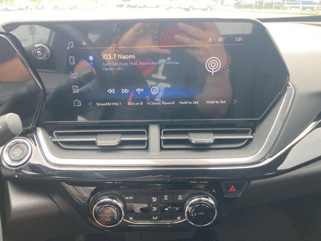 new 2025 Chevrolet Trax car, priced at $27,035