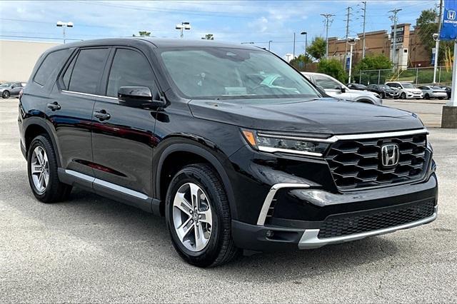 new 2025 Honda Pilot car, priced at $45,725