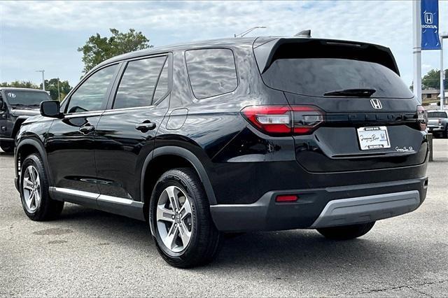 new 2025 Honda Pilot car, priced at $45,725