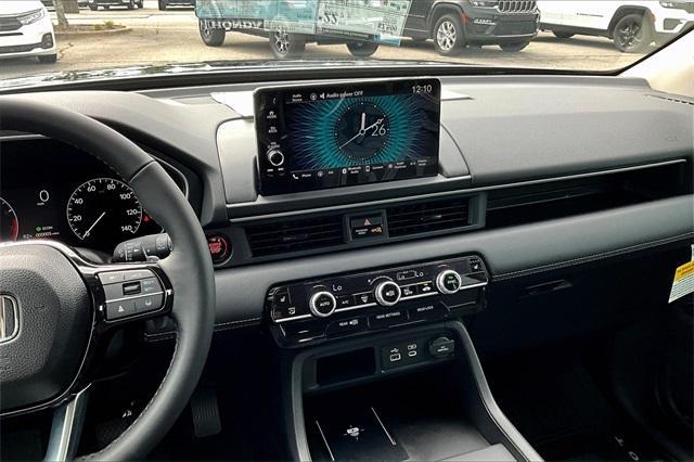 new 2025 Honda Pilot car, priced at $45,725