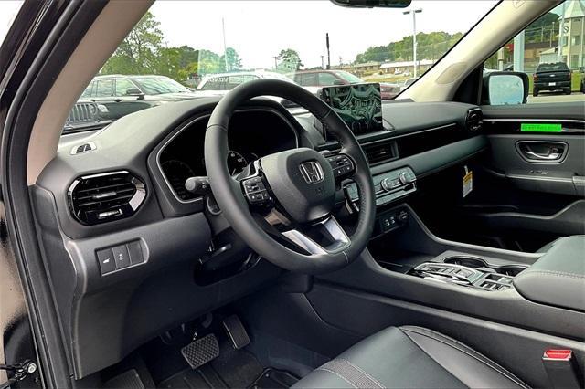 new 2025 Honda Pilot car, priced at $45,725
