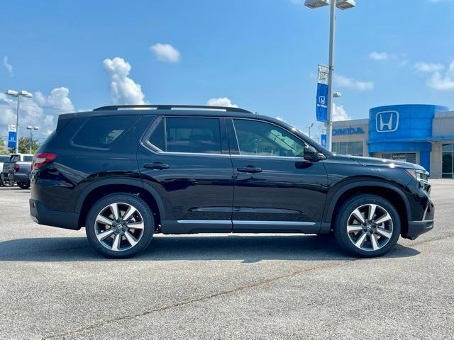 new 2025 Honda Pilot car, priced at $54,530