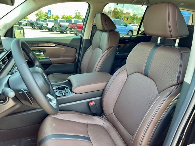 new 2025 Honda Pilot car, priced at $54,530