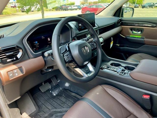 new 2025 Honda Pilot car, priced at $54,530