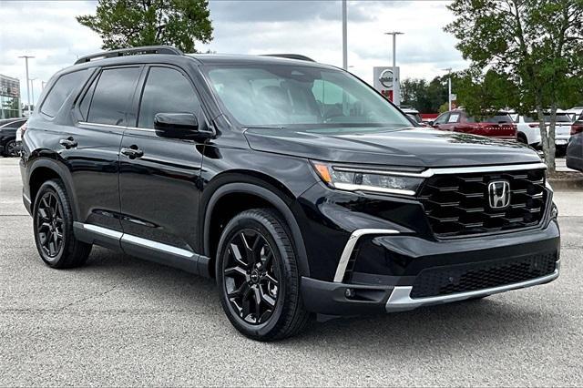 new 2025 Honda Pilot car, priced at $50,895