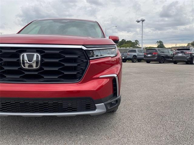 new 2025 Honda Pilot car, priced at $48,450