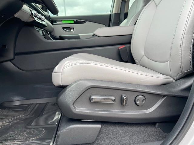 new 2025 Honda Pilot car, priced at $50,850