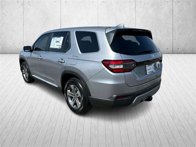 new 2025 Honda Pilot car, priced at $45,700