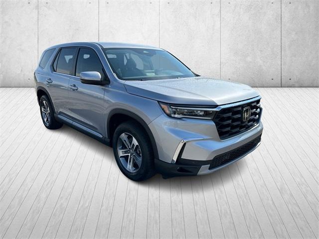 new 2025 Honda Pilot car, priced at $45,700