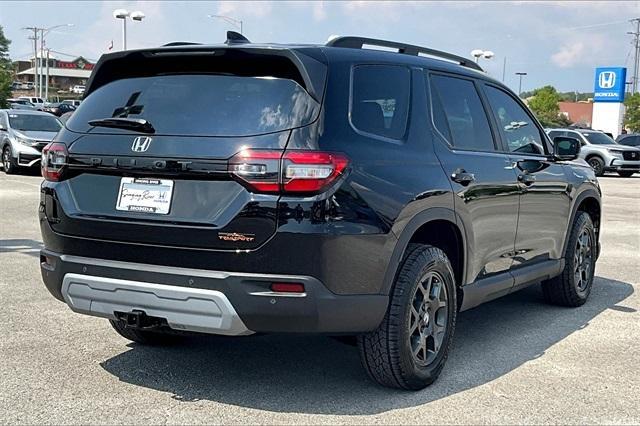 new 2025 Honda Pilot car, priced at $50,895