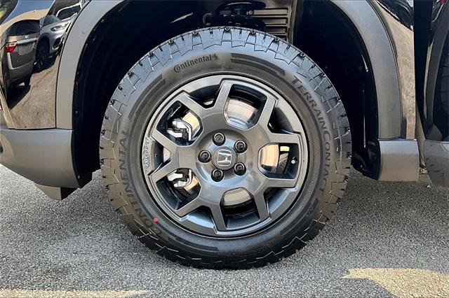 new 2025 Honda Pilot car, priced at $50,895