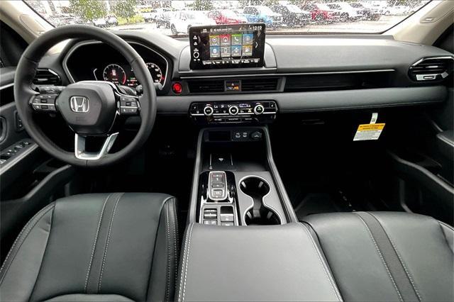 new 2025 Honda Pilot car, priced at $51,550