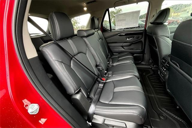 new 2025 Honda Pilot car, priced at $51,550