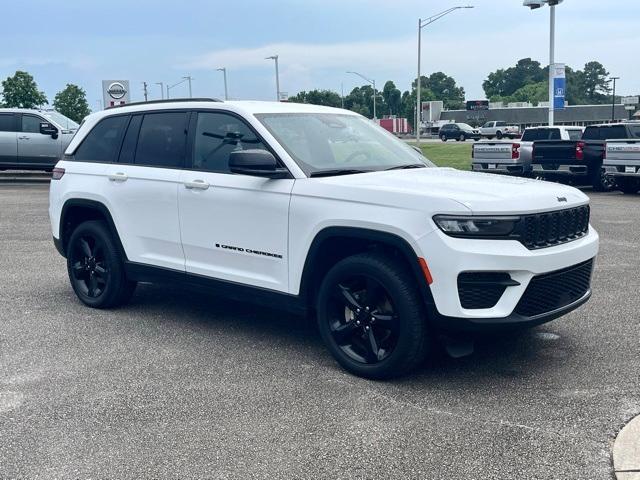 used 2024 Jeep Grand Cherokee car, priced at $32,174