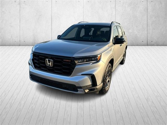 new 2025 Honda Pilot car, priced at $50,795