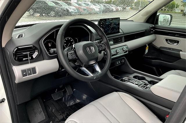 new 2025 Honda Pilot car, priced at $48,280