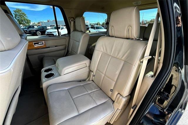 used 2007 Lincoln Navigator car, priced at $10,888