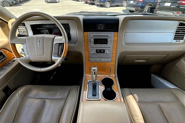 used 2007 Lincoln Navigator car, priced at $10,888