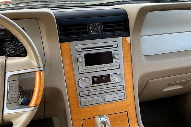 used 2007 Lincoln Navigator car, priced at $10,888