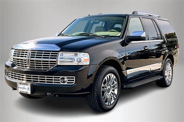 used 2007 Lincoln Navigator car, priced at $10,888