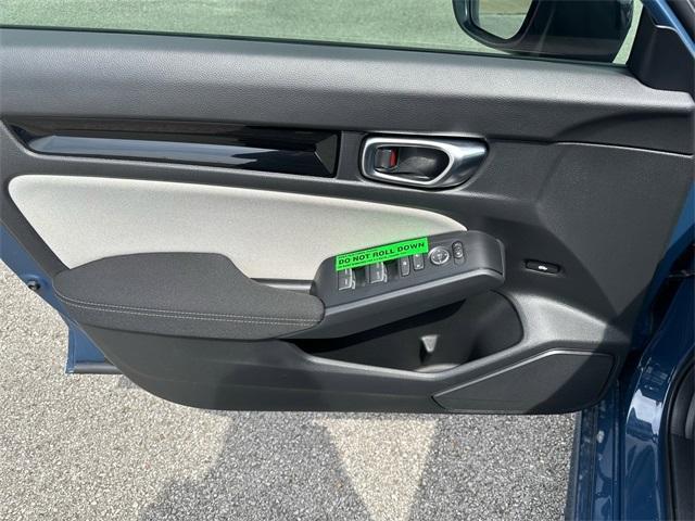 new 2025 Honda Civic Hybrid car, priced at $30,555