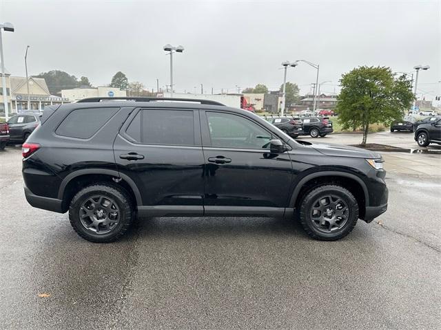 new 2025 Honda Pilot car, priced at $50,795