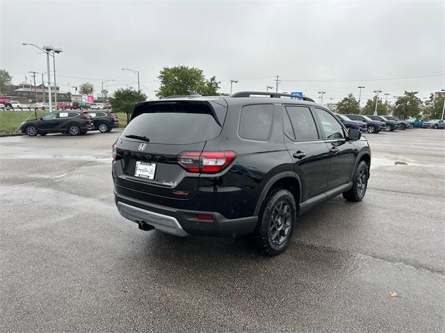 new 2025 Honda Pilot car, priced at $50,795