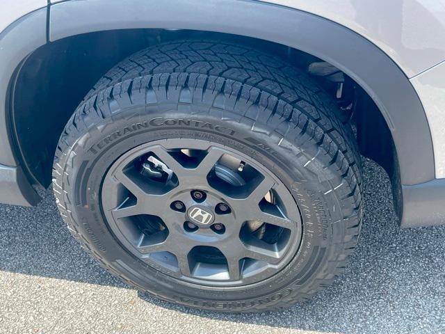 new 2025 Honda Pilot car, priced at $50,850