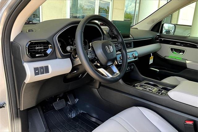 new 2025 Honda Pilot car, priced at $47,095
