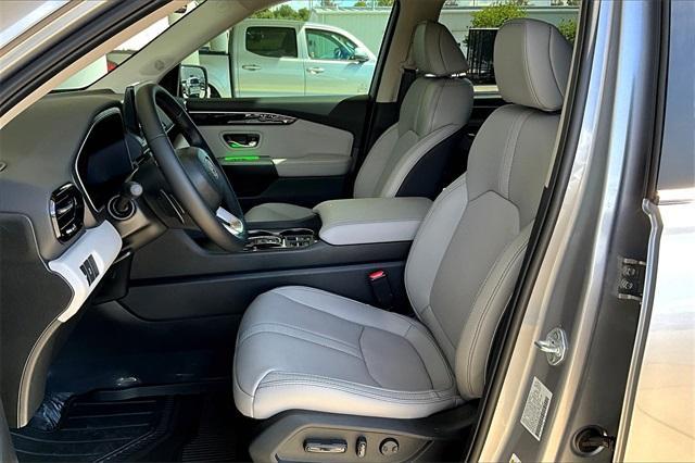 new 2025 Honda Pilot car, priced at $47,095