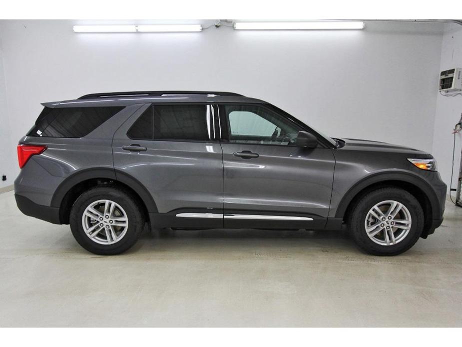 new 2024 Ford Explorer car, priced at $43,585