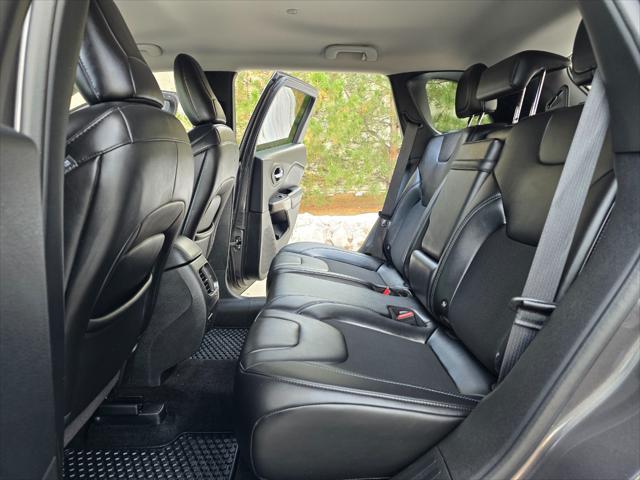 used 2019 Jeep Cherokee car, priced at $18,995