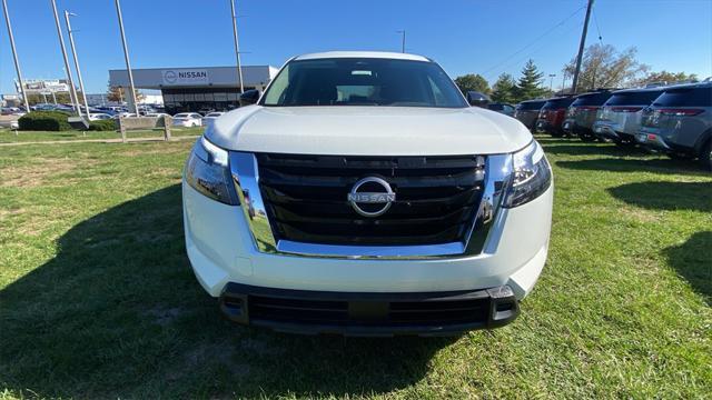 new 2024 Nissan Pathfinder car, priced at $34,102