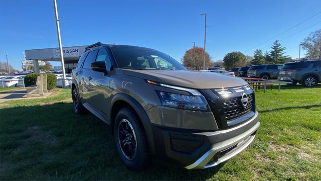 new 2024 Nissan Pathfinder car, priced at $41,344