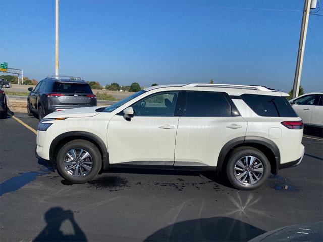 new 2024 Nissan Pathfinder car, priced at $40,860