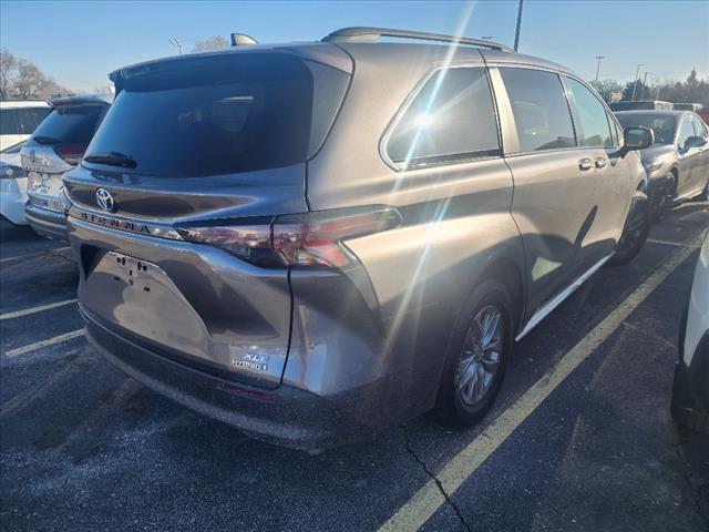 used 2023 Toyota Sienna car, priced at $39,521