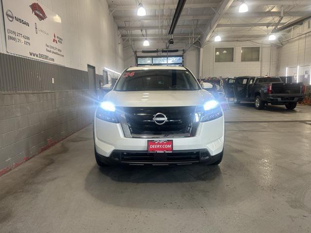 new 2024 Nissan Pathfinder car, priced at $42,840