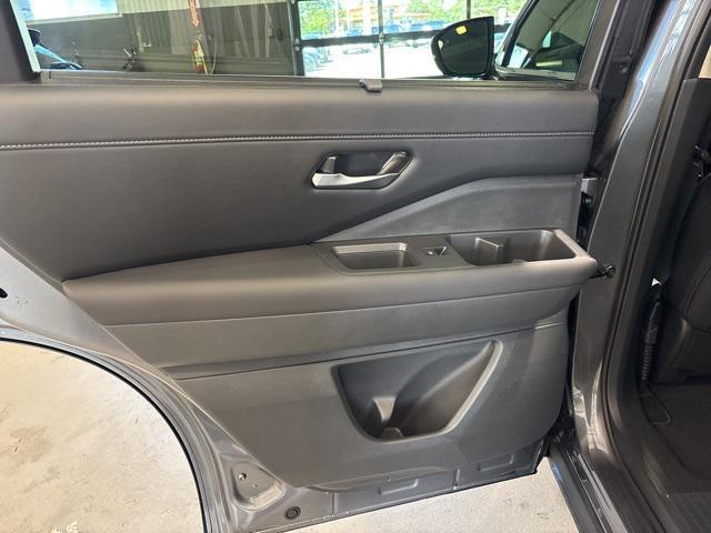 new 2025 Nissan Pathfinder car, priced at $39,420