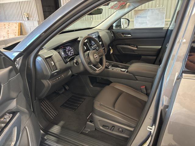 new 2025 Nissan Pathfinder car, priced at $39,420