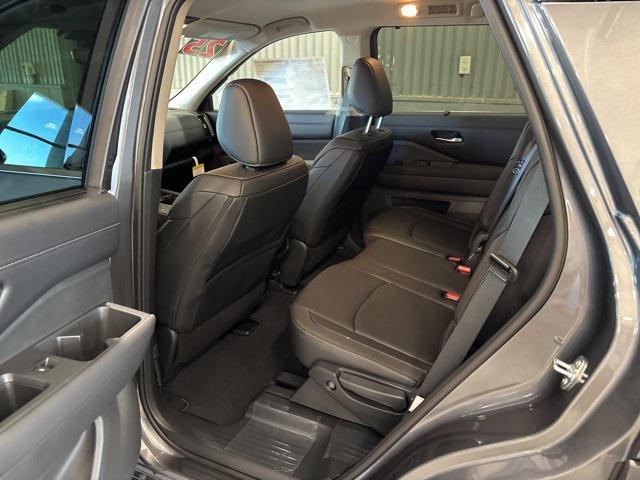 new 2025 Nissan Pathfinder car, priced at $39,420