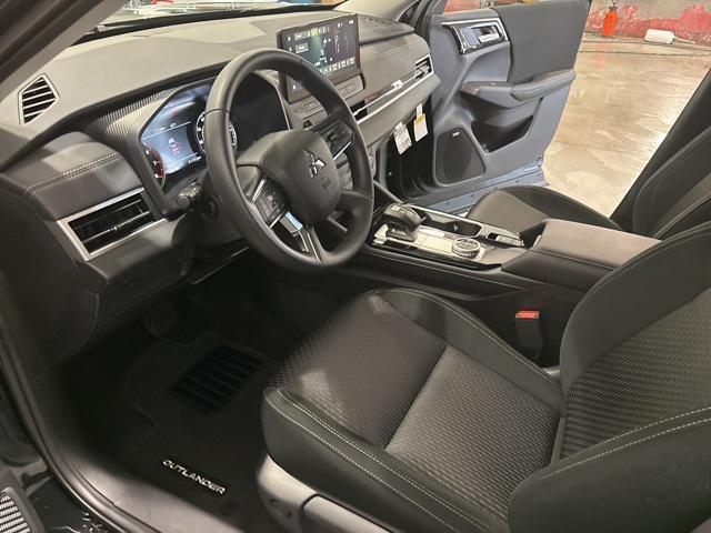 new 2025 Mitsubishi Outlander car, priced at $32,383