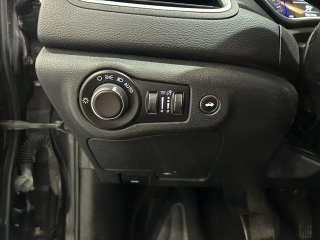 used 2015 Chrysler 200 car, priced at $4,999