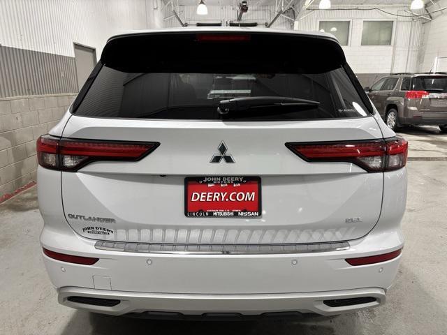 new 2024 Mitsubishi Outlander car, priced at $37,704