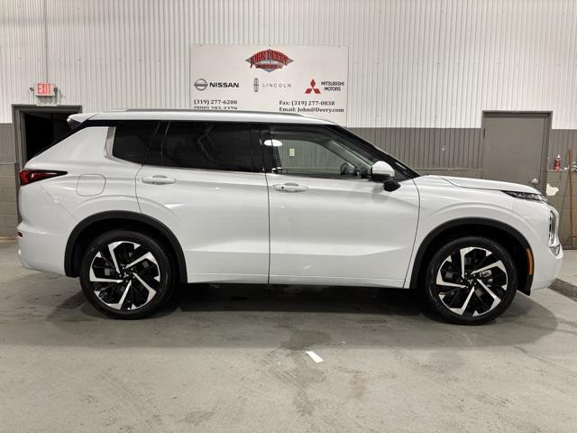 new 2024 Mitsubishi Outlander car, priced at $37,704