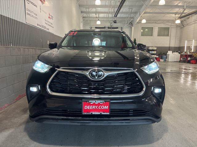 used 2021 Toyota Highlander car, priced at $28,900